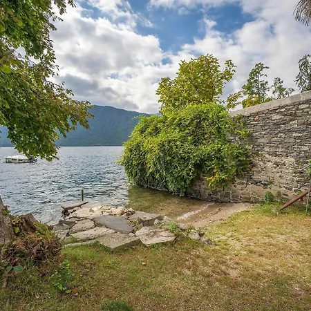 Il Glicine Con Darsena Privata A *