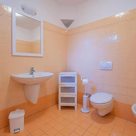 Il Glicine Con Darsena Privata A