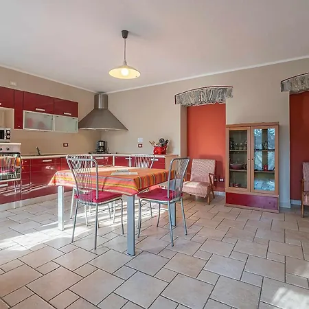Apartment Il Glicine Con Darsena Privata A